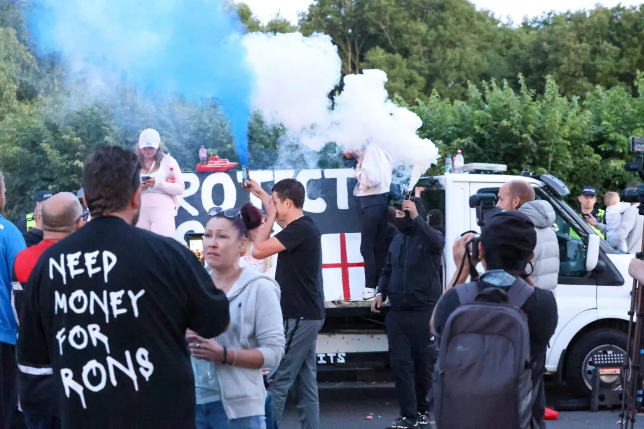 Five Arrested as Violent Disorder Erupts Again at Epping Bell Hotel Protest