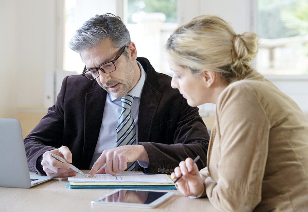 Choosing the Right Solicitor for Your Specific Case: What to Consider