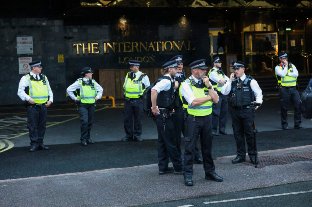 Protest Erupts Outside Britannia Hotel in East London After Migrant Buses Arrive