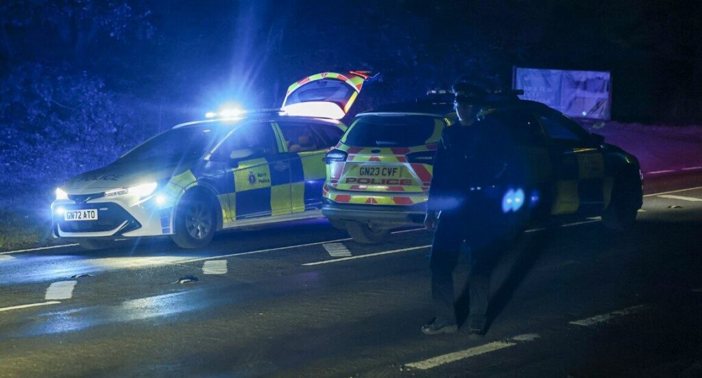 Public Told to Evacuate as Police Incident Unfolds Near Park Gate Inn – A20 Ashford Road Closed in Both Directions