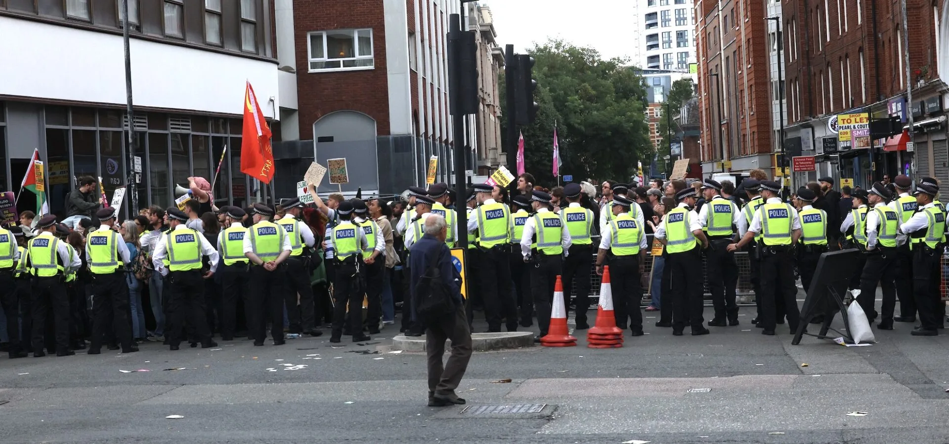 “Where’s Your Tommy Gone?” – Chant Rings Out as Asylum Hotel Protests Erupt at Thistle Barbican Shoreditch