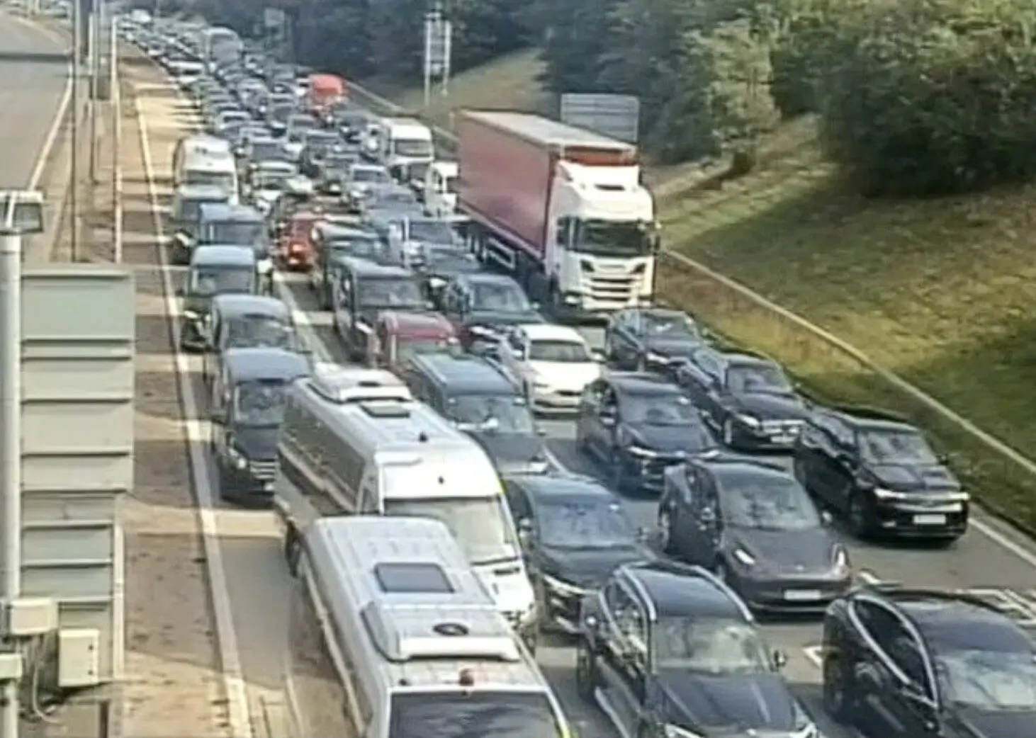 Heathrow Tunnel Closure Causes Major Delays on M4 Spur Road