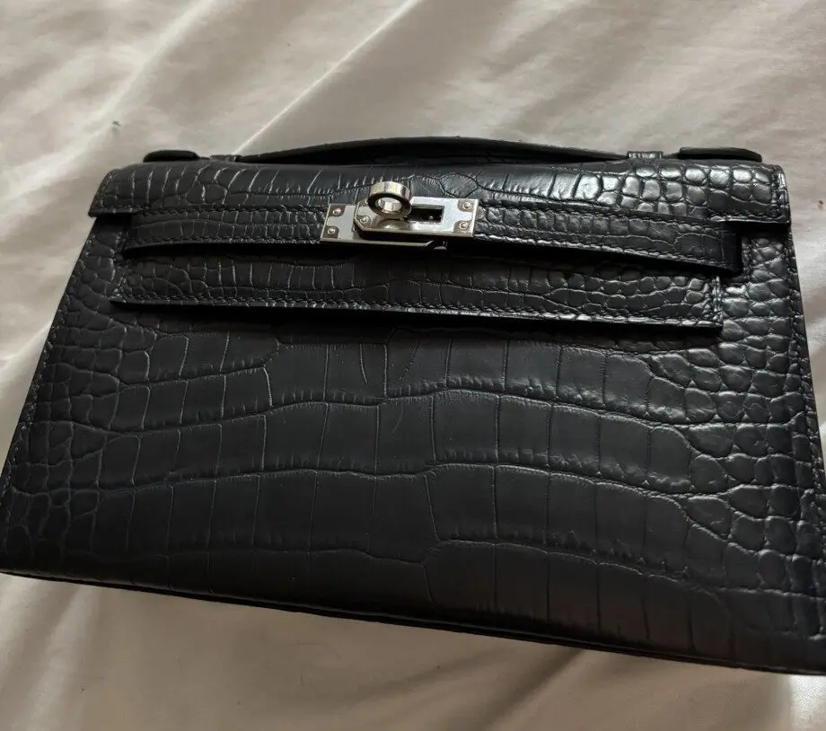 London Cabbie Hailed for Returning £100k Hermès Bag Left in Taxi
