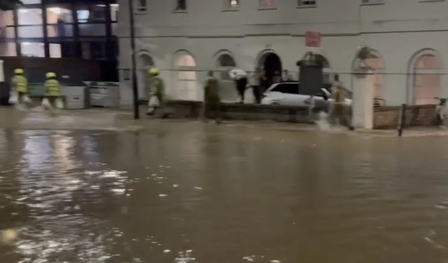 Major Flooding in Islington After Burst Water Main Forces Evacuations