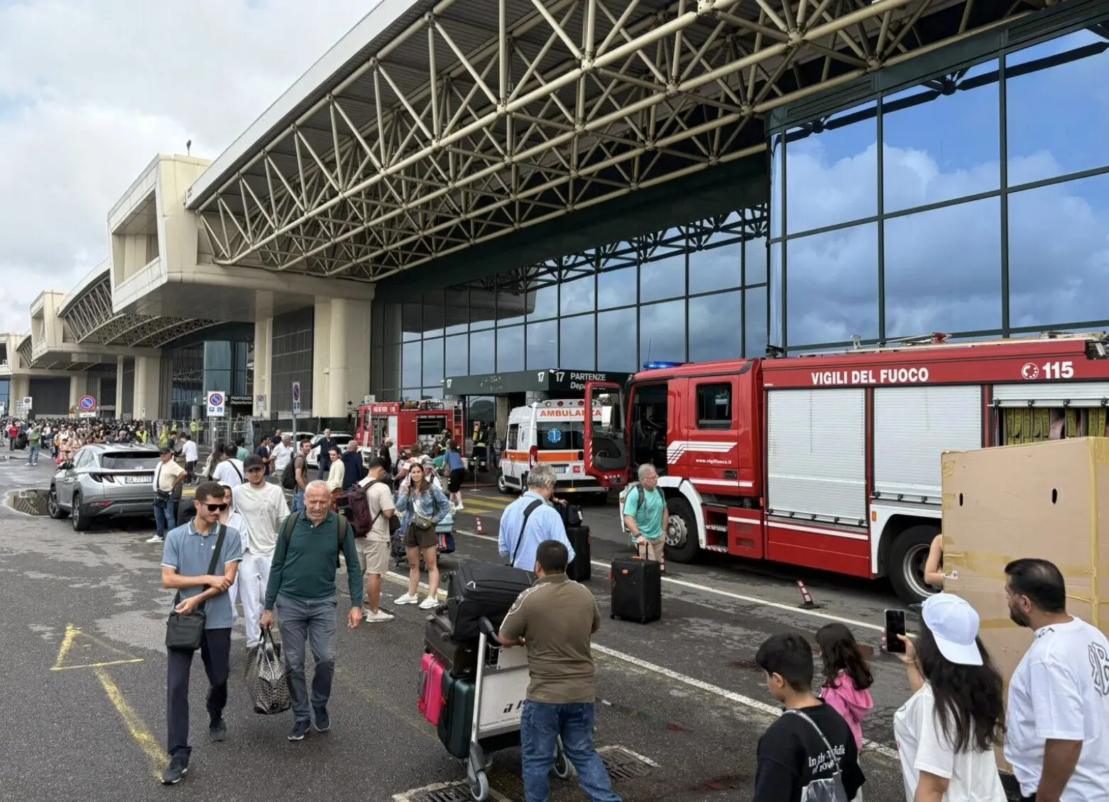Man arrested after setting fire and smashing screens with hammer at Milan Malpensa Airport