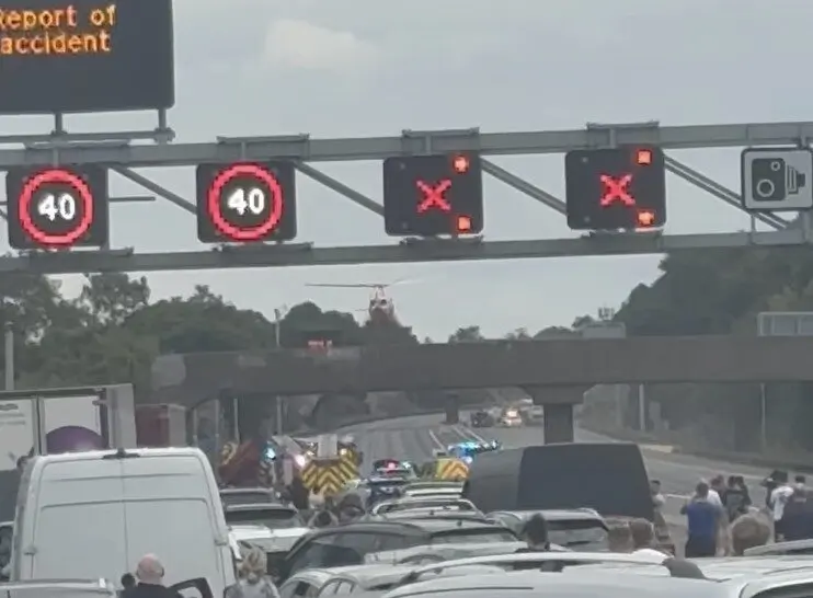 M1 Closed Southbound in Bedfordshire After Multi-Vehicle Collision