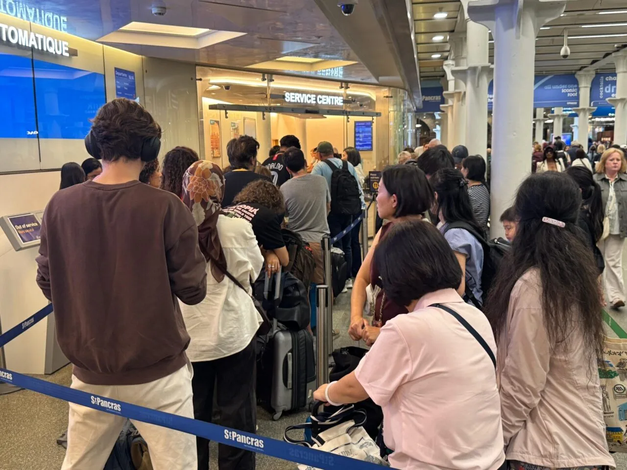 Thousands Stranded as London to Paris Eurostar Trains Cancelled Following Power Failure in France