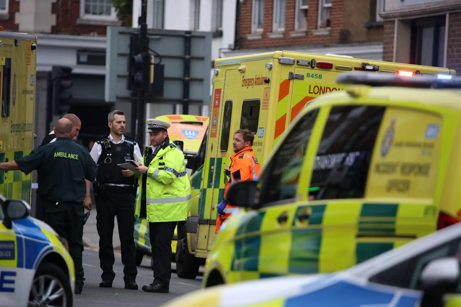 South Croydon Crash Closes Brighton Road in Both Directions