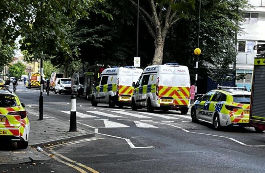 Major Gas Leak Prompts Evacuations in Canary Wharf