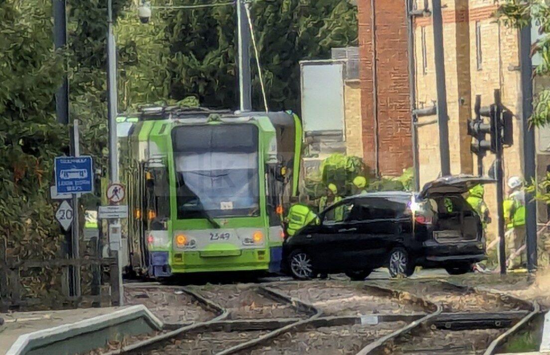 Minivan Collides With Tram in Kingston Road, Wimbledon – Emergency Services on Scene
