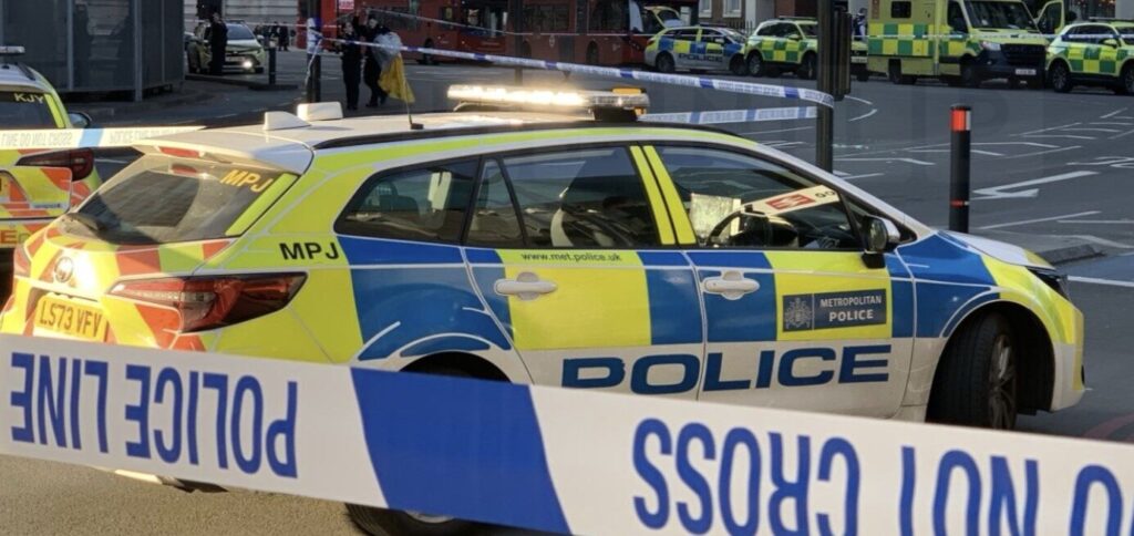 Westminster Bridge closed during rush hour amid police incident