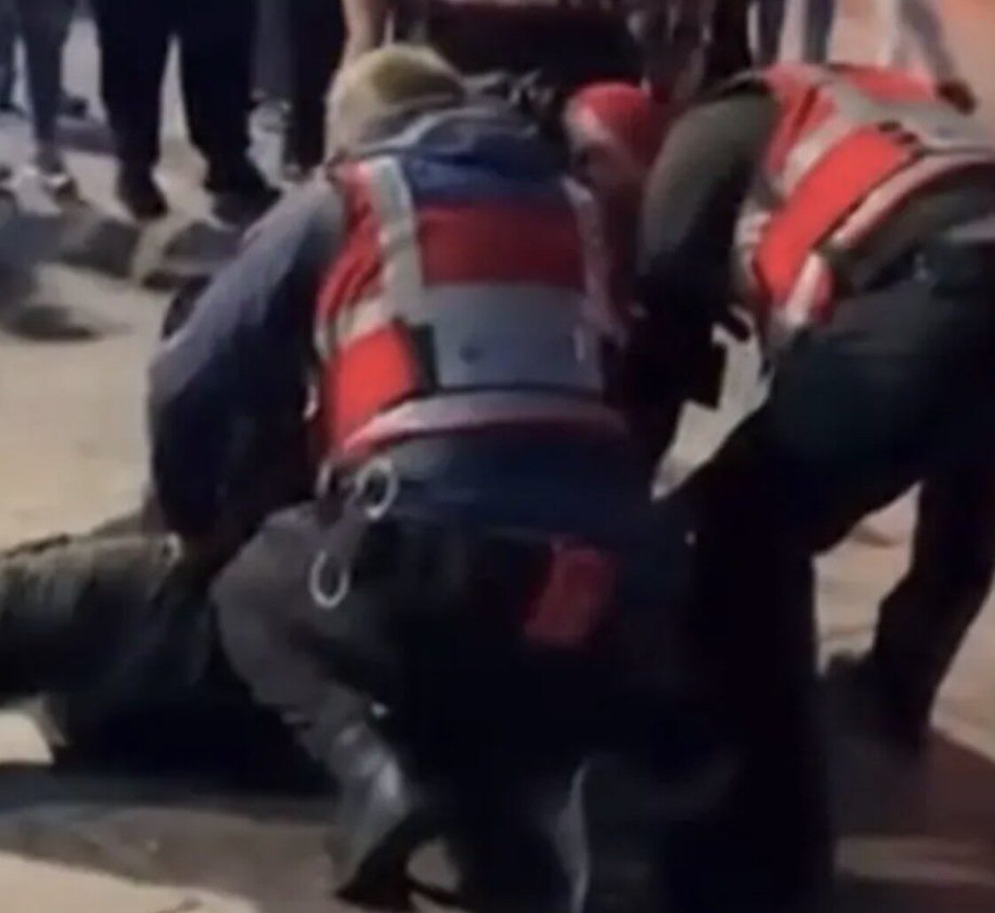 Knife Attack Shocks Leicester Square: Man Arrested – UKNIP