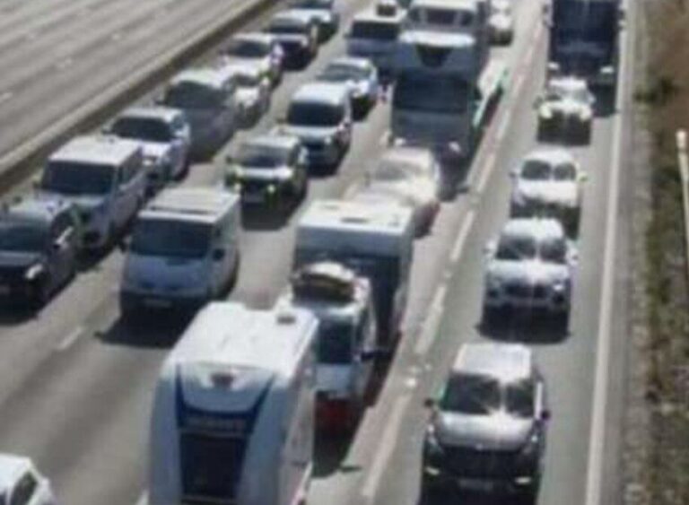 Major Crash Sparks Chaos on M20 Near Leybourne – UKNIP
