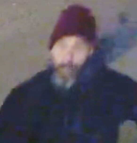 Robber Strikes Brighton Shop with Broken Bottle Threat – UKNIP