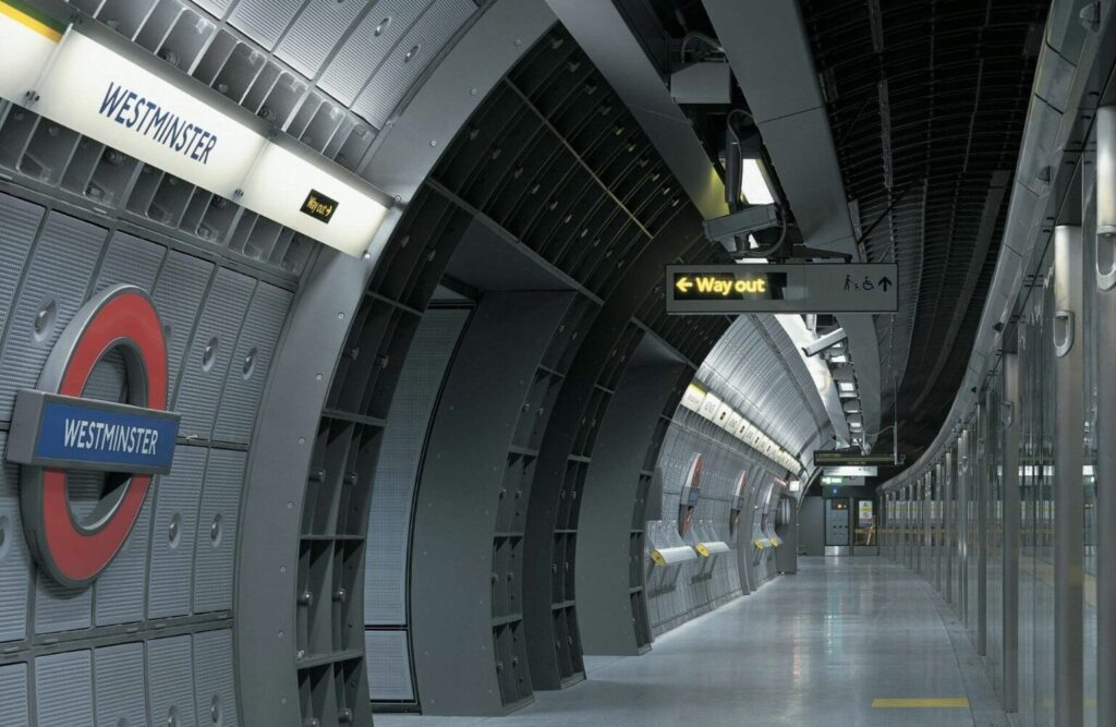Westminster Tube Evacuated Amid Emergency – UKNIP