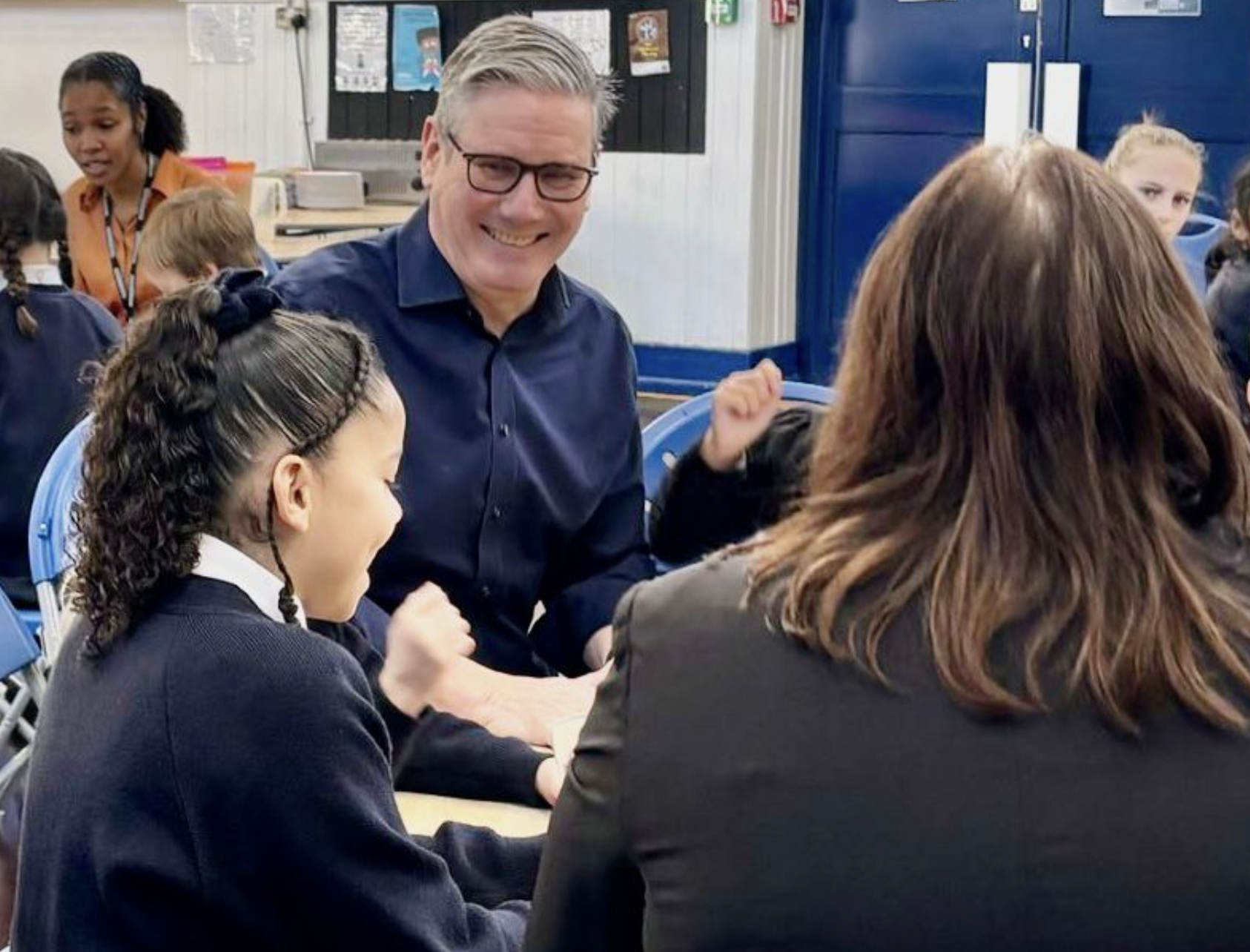 Prime Minister Drops In on Caversham School’s Breakfast Club