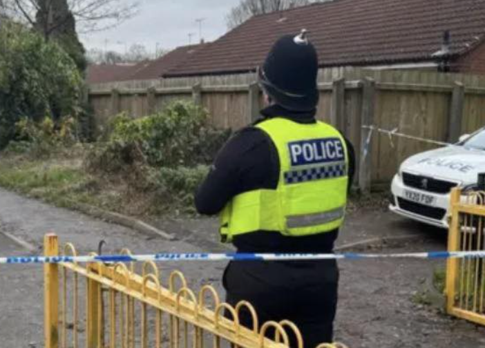 Cops Probe After Skeletal Remains Found in Alleyway Tent