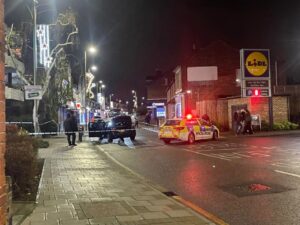 Armed Police Stop Near Lidl in Mottingham Shocks Locals – Four Arrested