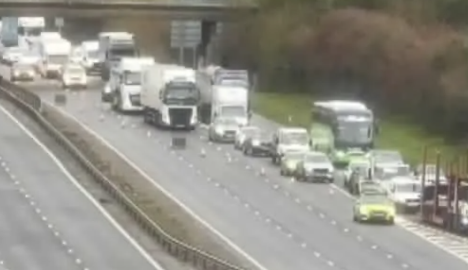 M5 SHUT BOTH WAYS After Serious Crash – Chaos and Delays Hit Motorway All Day