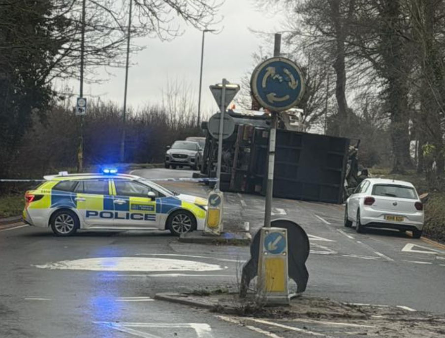 Overturned Lorry Sparks Armed Police Rumours – But It’s Just a Spill