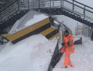 Travel Chaos Hits UK Airports and Railways