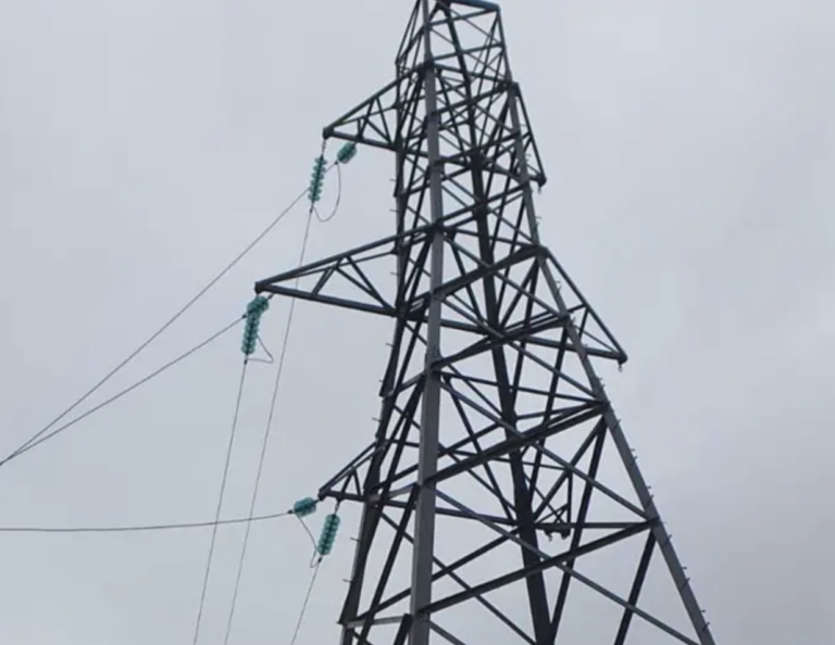 M4 Shut Both Ways: Emergency Power Pylon Repairs Slam Berkshire Motorway image