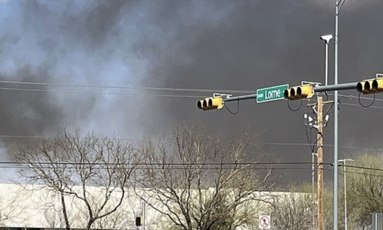 Millions Urged to Lock Windows as Life Threatening Toxic Air Chokes US Southern Border image