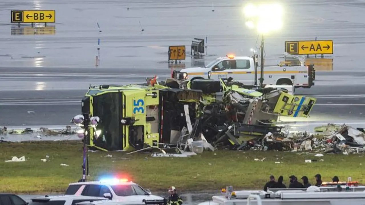 Air Traffic Controller Admits ‘Messed Up’ After LaGuardia Crash
