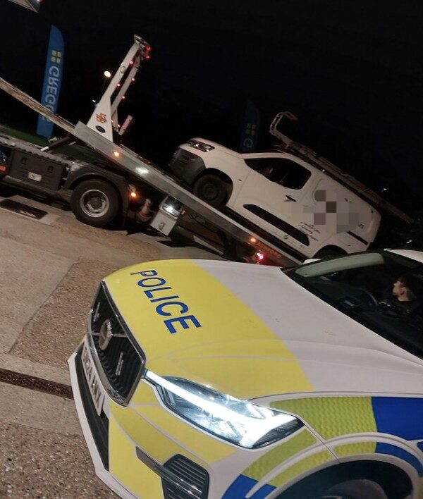 Van Nabbed in Charing Over Expired Road Tax – UKNIP