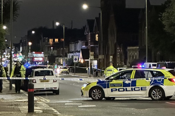 Serious Car Crash involving a child  Rocks Victoria Park ? UKNIP
