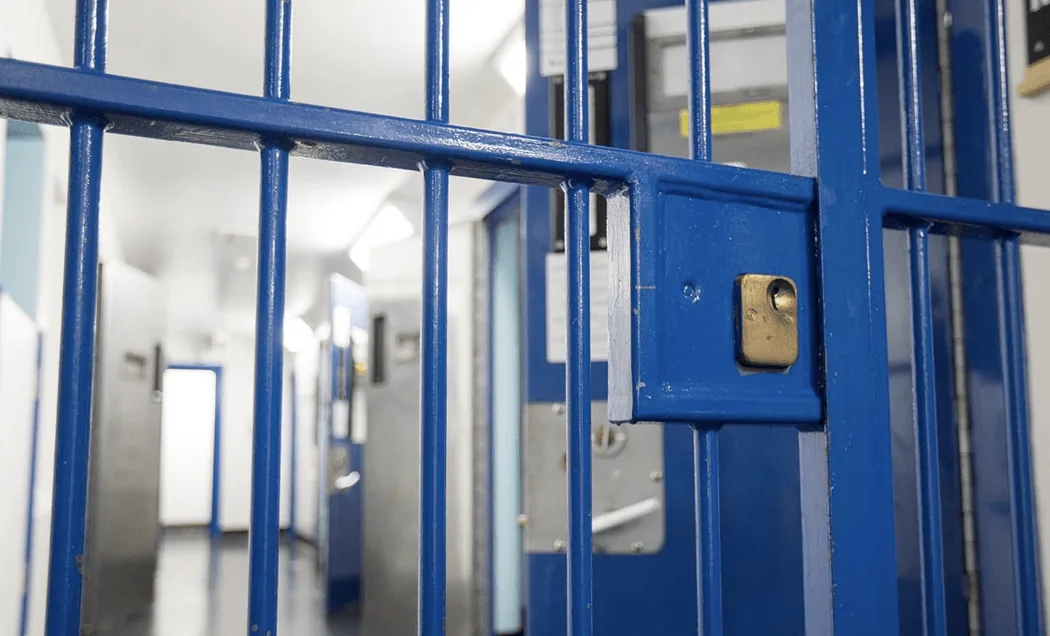 A man has been found guilty of helping two murderers conceal their tracks after two men were killed in north London in 2019 – (ID 543208)