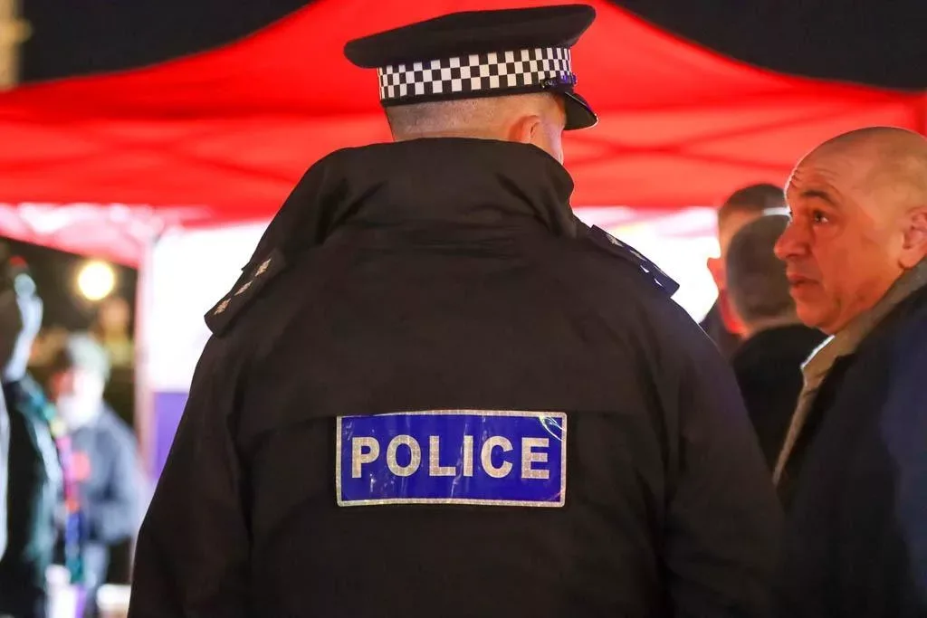 Officers Arrested Three Men In Basildon  Following An Attempted Knifepoint Robbery