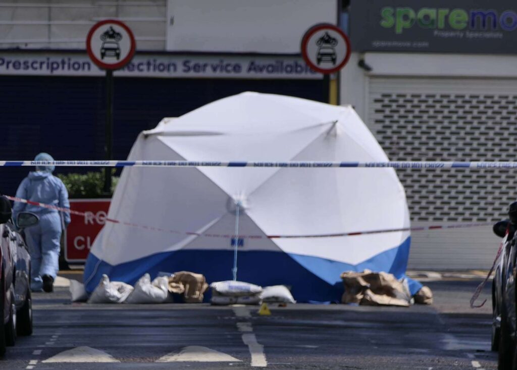Murder Investigation Launched Following Fatal Stabbing In Newham After Double Stabbing