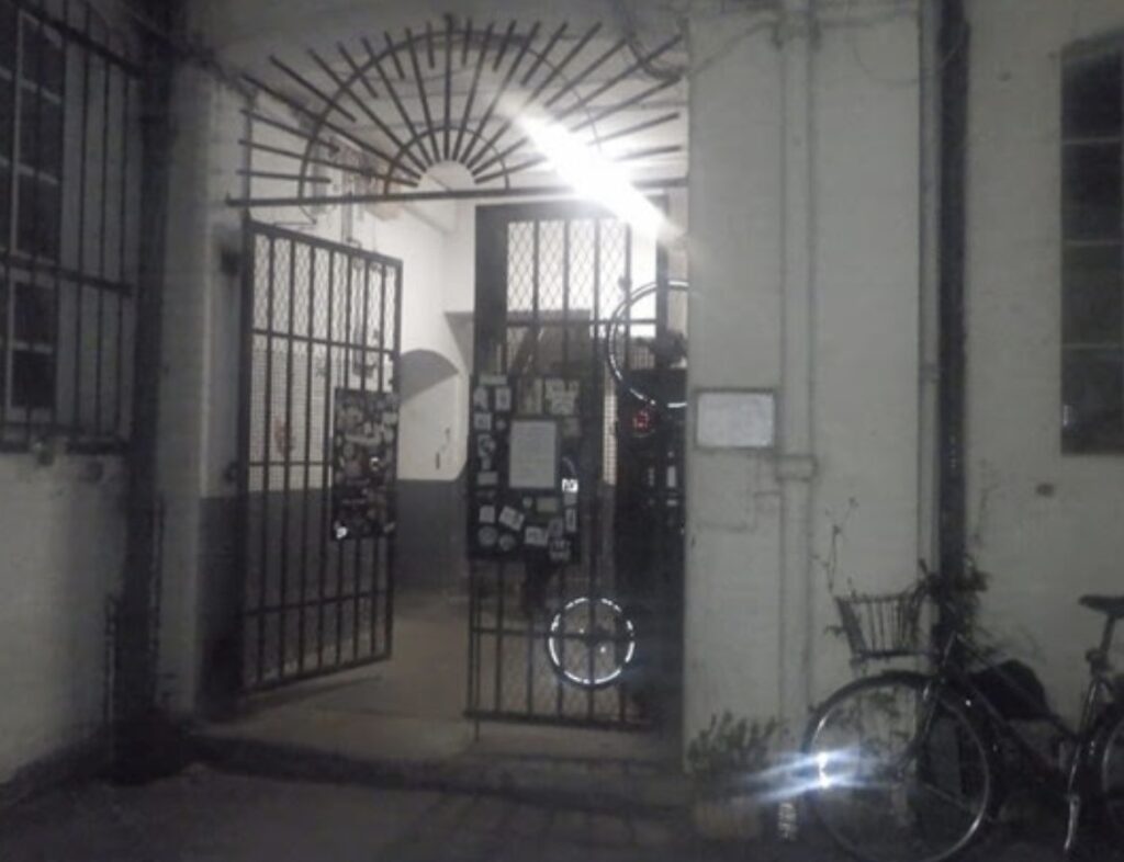 Firefighters Are Sharing Their Fire Safety Advice For Smokers After A Flat Fire On Cable Street In Limehouse In The Early Hours Of This Morning