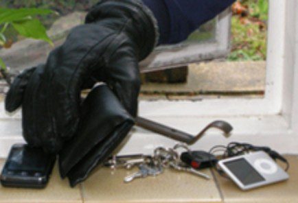 War medals and jewellery stolen during burglary near Basingstoke