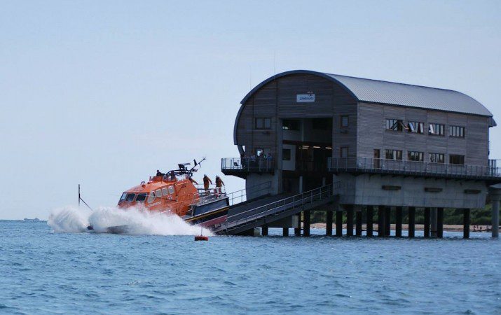 Bembridge Lifeboat Launched After Debris Washed Up On Beach