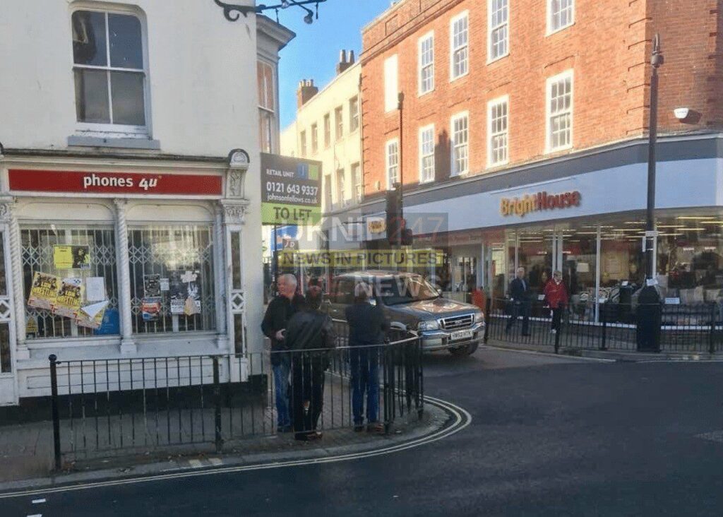 Exculsive  Sir Alan Set to Buy Beleaguered Brighthouse Chain