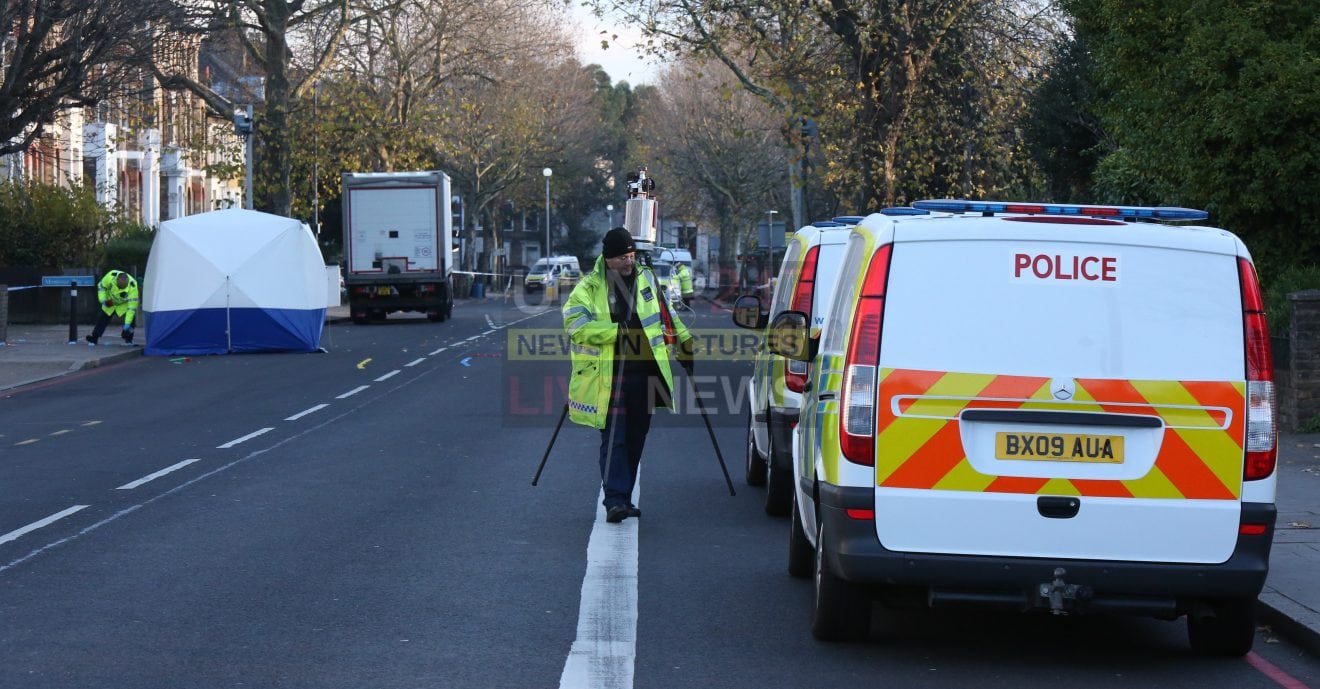Police Appeal  After Man Found Dead  In Early Hours Of The Morning In  Middle Of The Road In Lewisham
