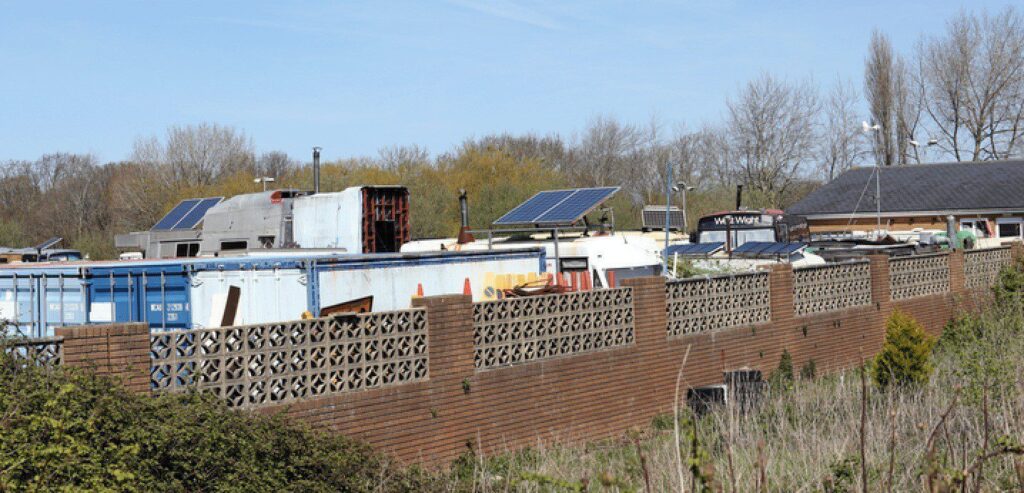 Travellers frustrate local residents by setting up on land in Ryde