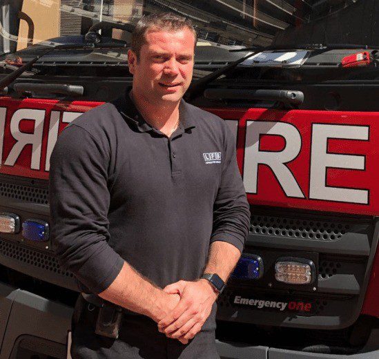Fire Officer Shows Your Never Off Duty After Rescuing  Four Using Builders Ladder
