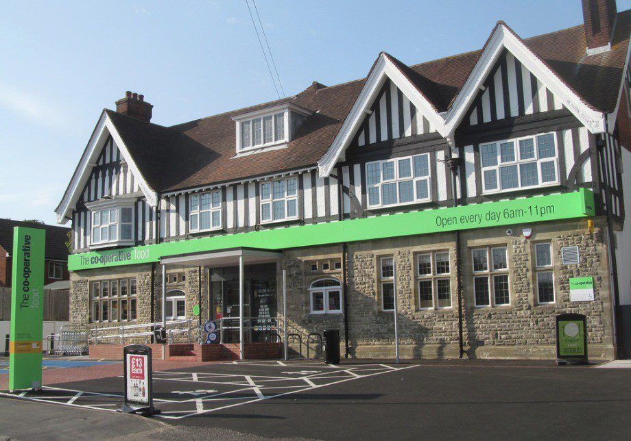 Police hunt trio in attempted Southampton Co-op  Burglary