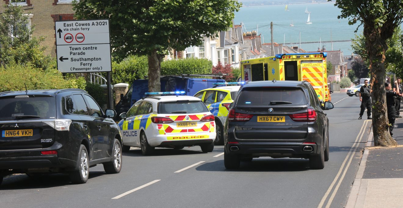 One hurt after Ford Transit ploughs  into a Tree in Cowes
