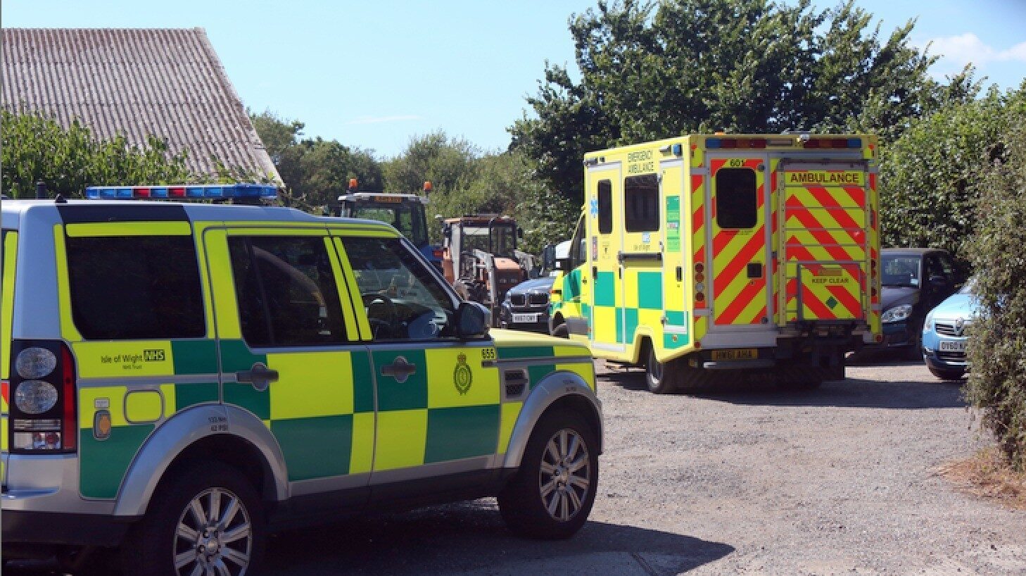 Major turnout  to Two vehicle collision near Ryde
