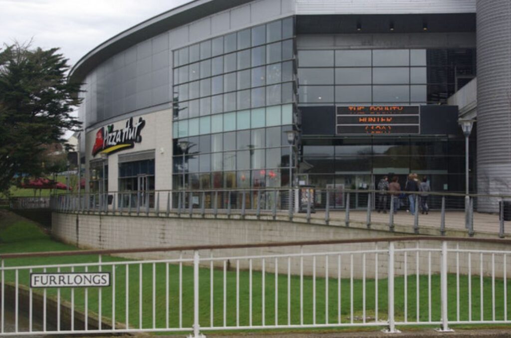 Isle Of Wight Cinema Goers  Evacuated After Faulty Alarm System