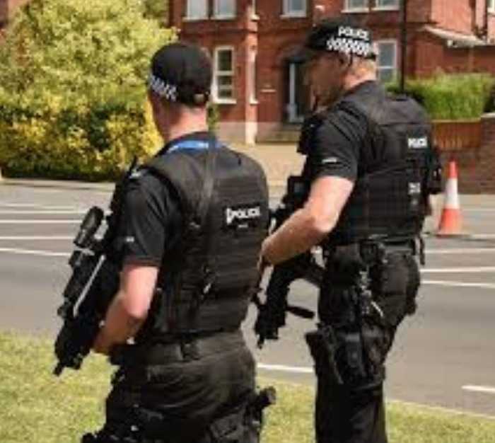 Man Chases Teenagers across  Field  with a Gun in Petersfield