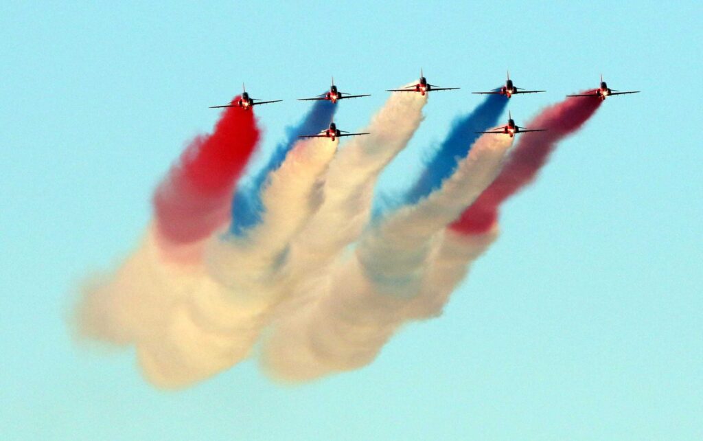 Red Arrows Help Bring The Curtain Down In Spectacular Style To Cowes Week 2018