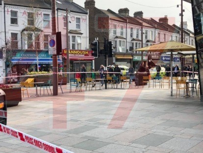 Stabbing In Walthamstow Man In His 20's Rushed To Hospitial