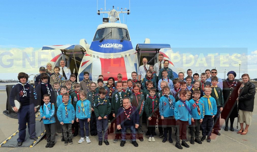 Warwick Davies Leaves Angelina Jolie to meet scouts on the Isle of Wight