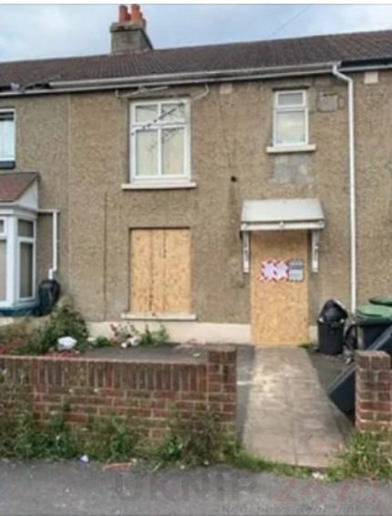 Drug Den in Gosport closed for business by the Old Bill