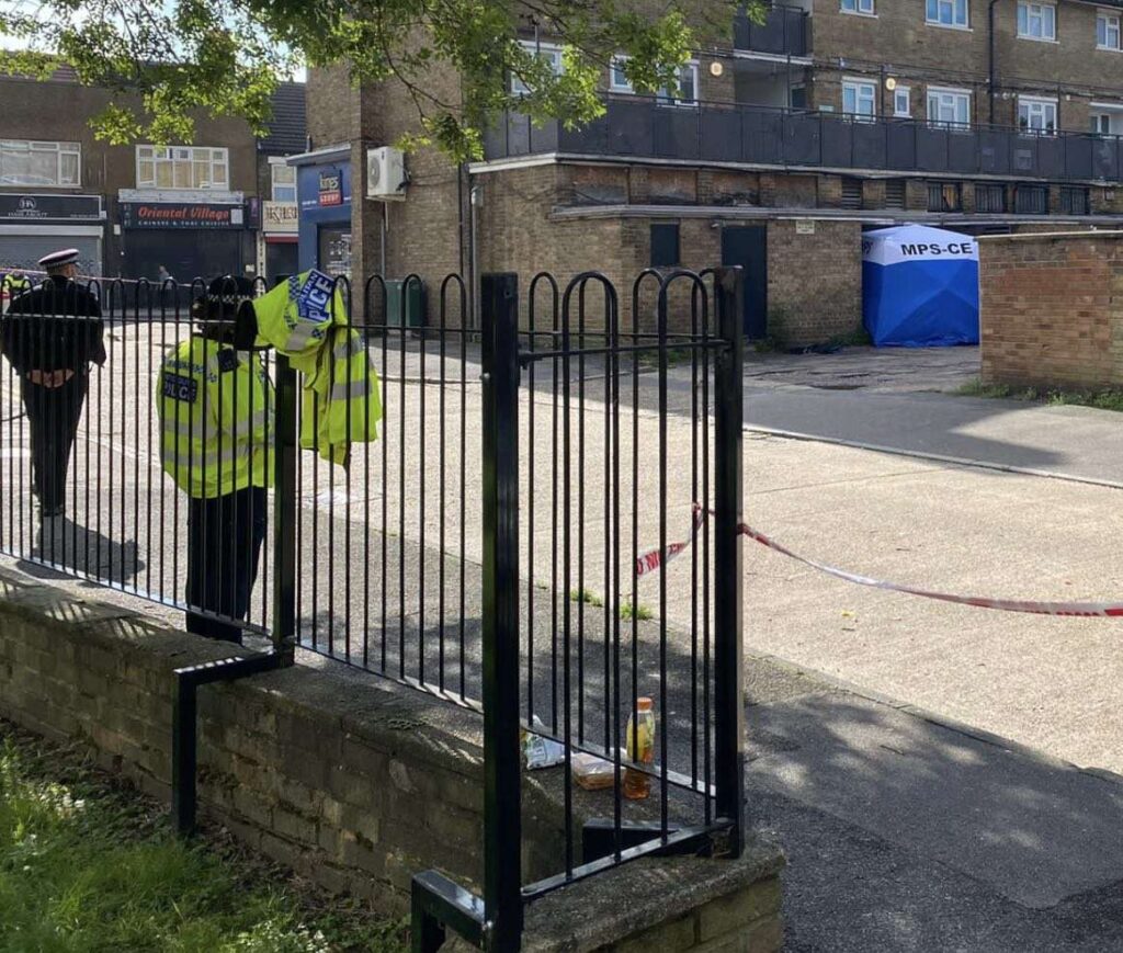First Pictures As Police Launch Murder Investigation After 43 Year Old  Man  Is Stabbed To Death Following Reports Of A Disturbance  In Chingford